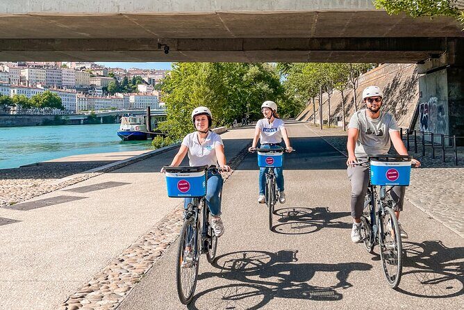 Electric bike ride in the Parc de la Tête d'Or - 2h - A Deep Dive into the Lyon Electric Bike Tour Experience