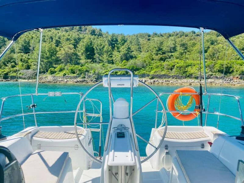 Elegant Day-Sailing Tour-Lunch&Drinks included - FAQ