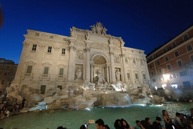 Elegant Rome by night tour and dinner in a local restaurant - FAQ