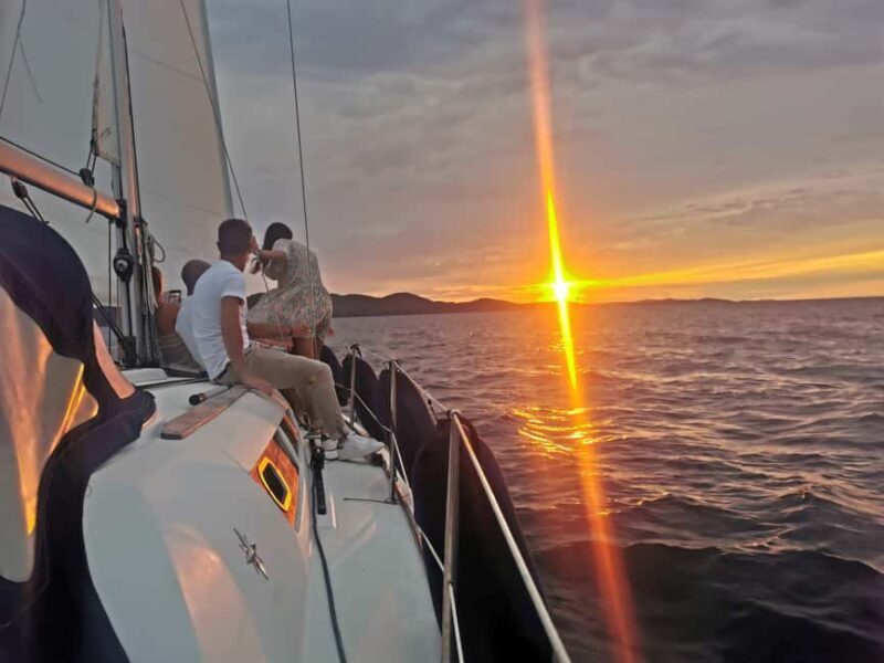Elegant Sunset cruise under sails,large yacht,full comfort - Key Points