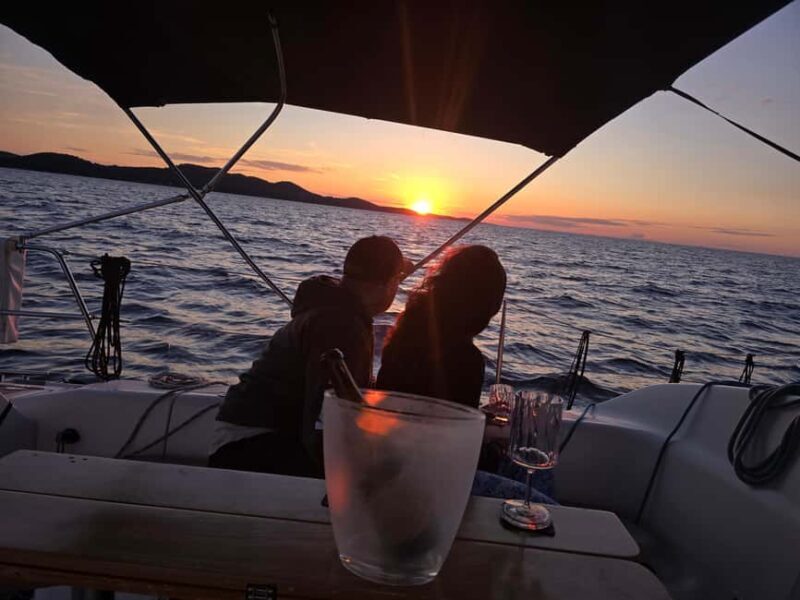 Elegant Sunset cruise under sails,large yacht,full comfort - FAQ