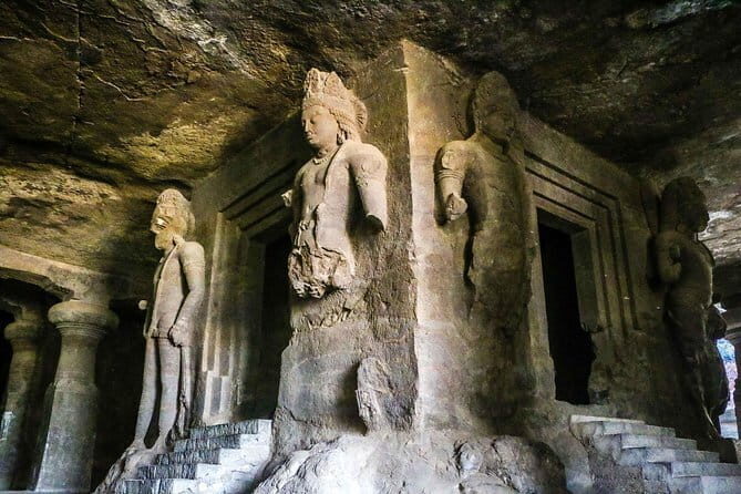 Elephanta Caves Audio Guided Walking Tour, Mumbai on HopOn India App - Visiting the Gateway of India and the Ferry to Elephanta Island
