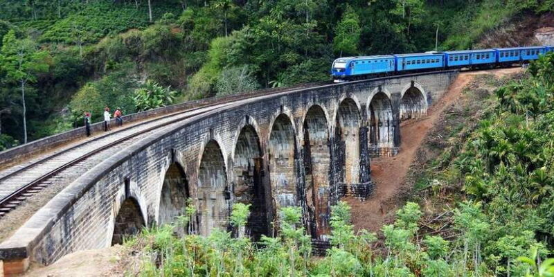 Ella Train Experience with Dip & Dine at Ravana Pool Club - Why This Experience Stands Out