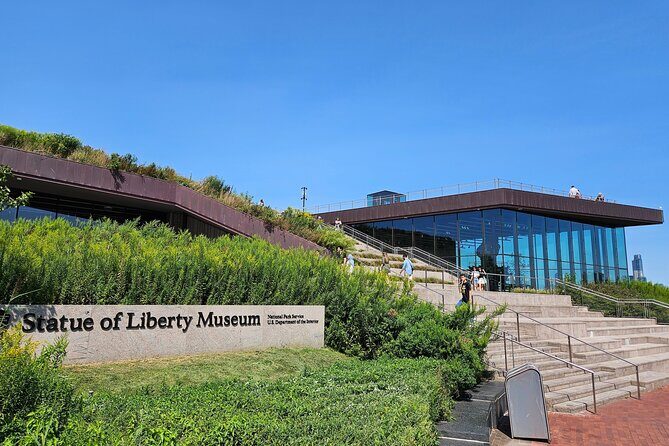 Ellis Island and Statue of Liberty Tour - Exploring the Statue of Liberty and Ellis Island: What to Expect