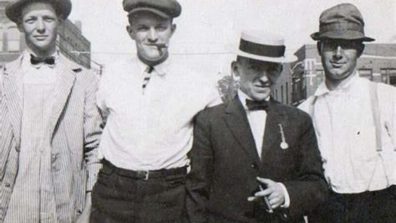 Ellis Island Family History Tour: Walk with your ancestors - A Practical Guide to the Ellis Island Family History Tour