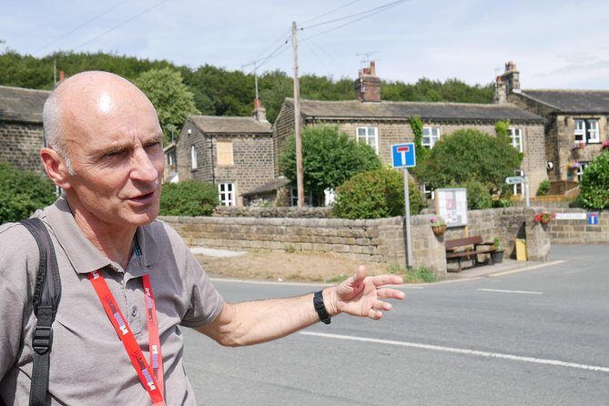 Emmerdale Classic Locations Bus Tour from Leeds - FAQ