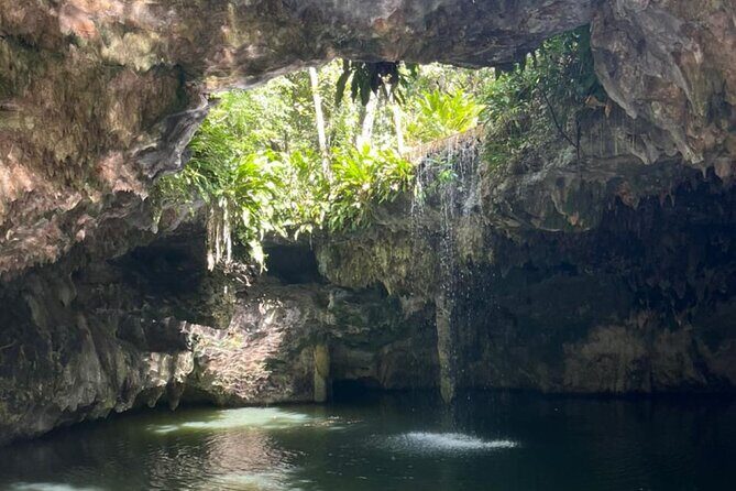 EN Jade Cavern in Jeep Snorkeling Tour & Lunch - Key Points