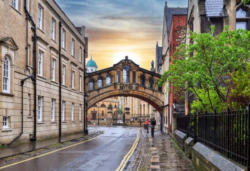 Enchanted Oxford: A Christmas Private Walking Tour - An In-depth Look at the Enchanted Oxford Christmas Tour