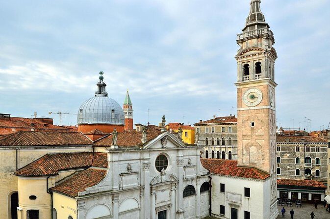 Enchanting Venice: City Walk & Majestic Gondola Ride! - An In-Depth Look at the Tour Experience