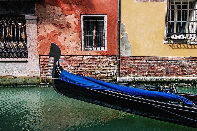 Enchanting Venice: Private Gondola Experience - Key Points