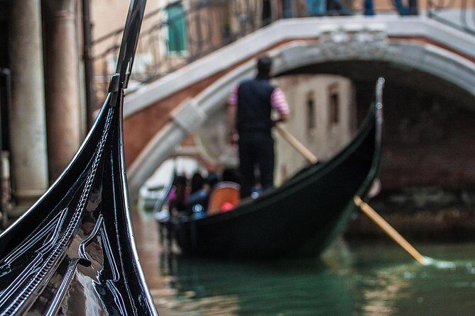 Enchanting Venice: Private Gondola Experience - References