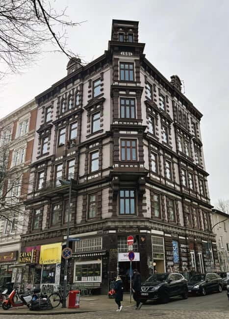 English guided insider tour through the Schanzenviertel - A Deep Dive into the Hamburg Schanzenviertel Insider Tour