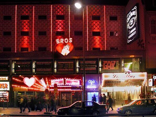 English guided tour Reeperbahn "Red light and Offence" - Who Will Enjoy This Tour?