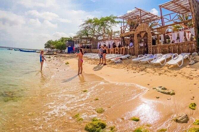 Enjoy In cartagena Playa Blanca + Plankton - Key Points