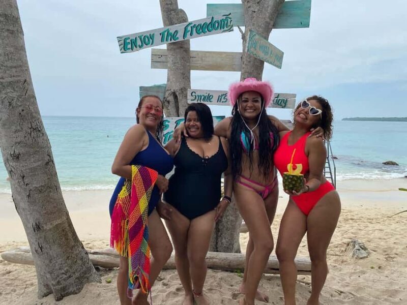 Enjoy the beach at Barú: Aviary + bioluminescense plankton - Enjoy the beach at Barú: Aviary + bioluminescent plankton