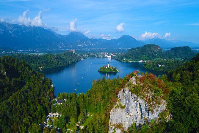 Enjoy the boat ride on Lake Bled and Castle - A full review of the experience