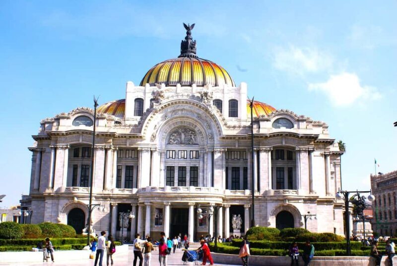 Enjoy the Folkloric Ballet at the Palacio de Bellas Artes - Final Thoughts: Who Is This Tour For?