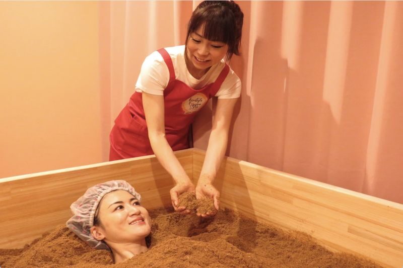 Enzyme bath experience with bacterial activity - Basic course - A Ginza pause built around heat