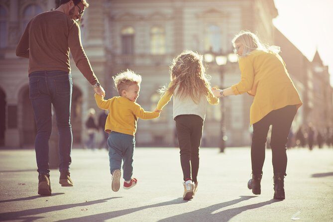 Epic Washington DC Bar Crawl: By Lets Roam - A Deep Dive into the Epic Washington DC Bar Crawl Experience