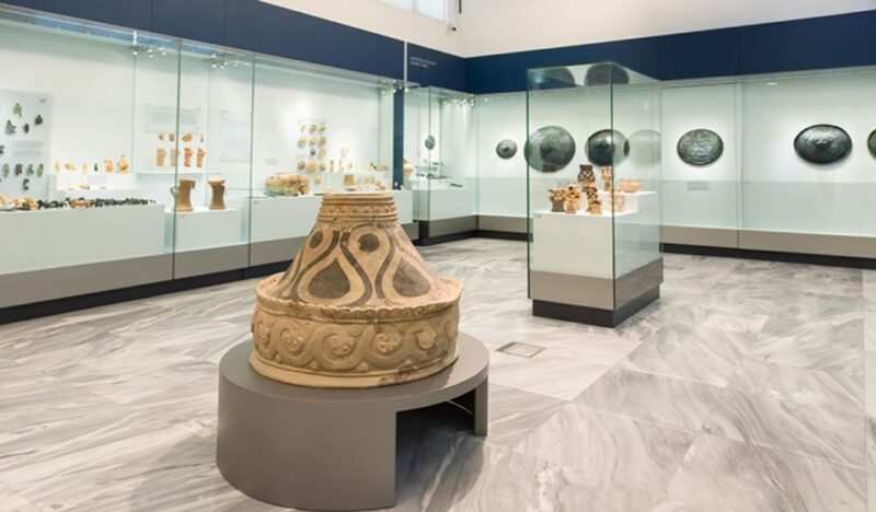 eraklion Walking Tour with Archaeological Museum - Key Points