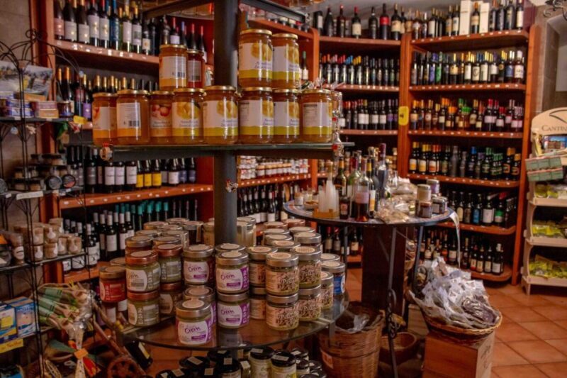 Erice: degustazione di prodotti tipici siciliani - Exploring the Free Sicilian Product Tasting in Erice