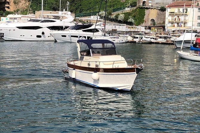 Escape with us to Amalfi - Exploring the Amalfi Coast by Boat: A Deep Dive