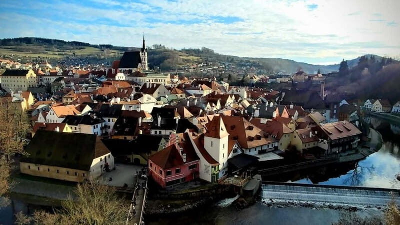 eský Krumlov: Private Day Trip from Prague with Local Guide - Authentic Experiences and What Travelers Say