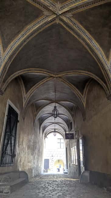 eský Krumlov: Private Day Trip from Prague with Local Guide - FAQ