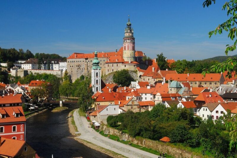 eský Krumlov - with entrance to the castle - The Value and Practicalities
