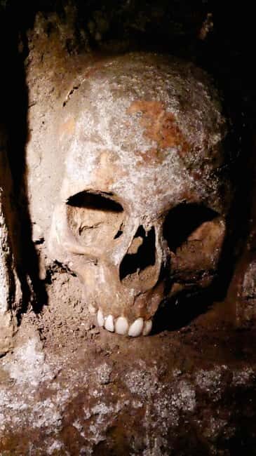 Esoteric Naples: Secrets, Ghosts & Street Food Tour - Key Points