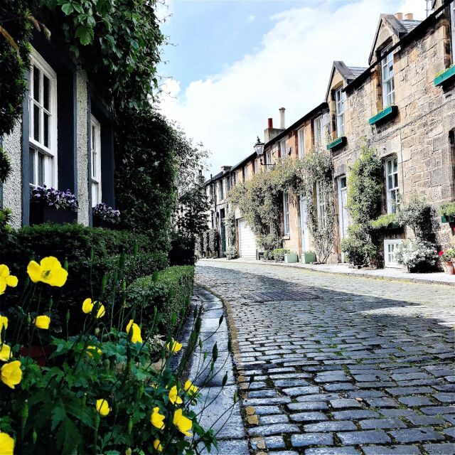 Essence of Edinburgh: Private Half Day Sightseeing Tour - An Introduction to the Experience