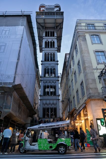 Essential Tour of Old Lisbon in 2H00 : Private Tuk-Tuk Tour - Key Points