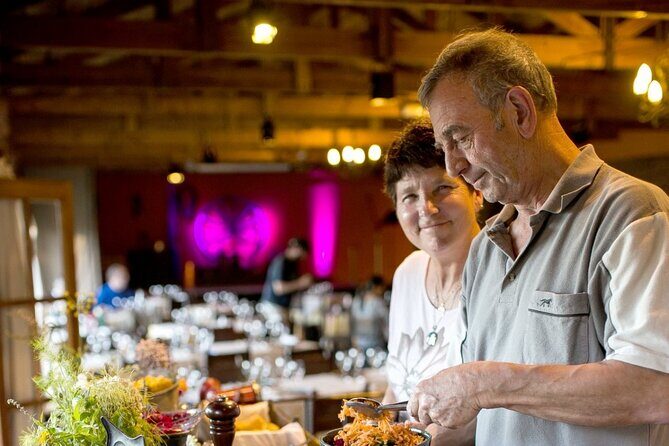 Estancia 25 de Mayo Experience with Dinner from Calafate - Frequently Asked Questions