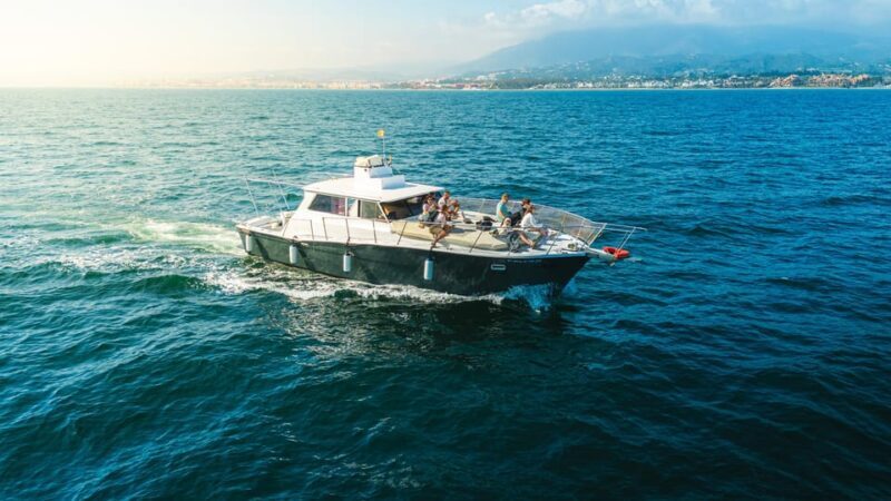Estepona: Private unforgettable sailing adventure - 12 pax. - Key Points