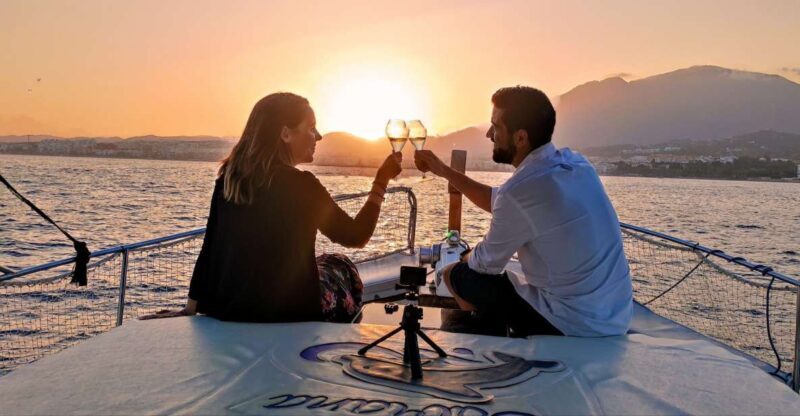Estepona: Sunset boat trip & Cava & Tapa - Exploring the Sunset Boat Trip off Estepona