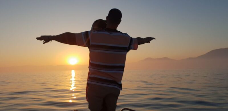 Estepona: Sunset boat trip & Cava & Tapa - How Does It Compare to Similar Experiences?