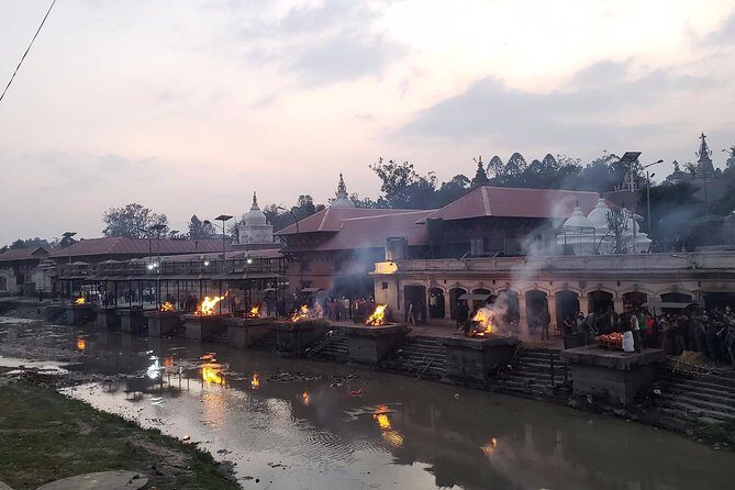 Evening Aarati Pooja Pashupatinath Temple Kathmandu - In-Depth Look at the Pashupatinath Evening Aarati Tour