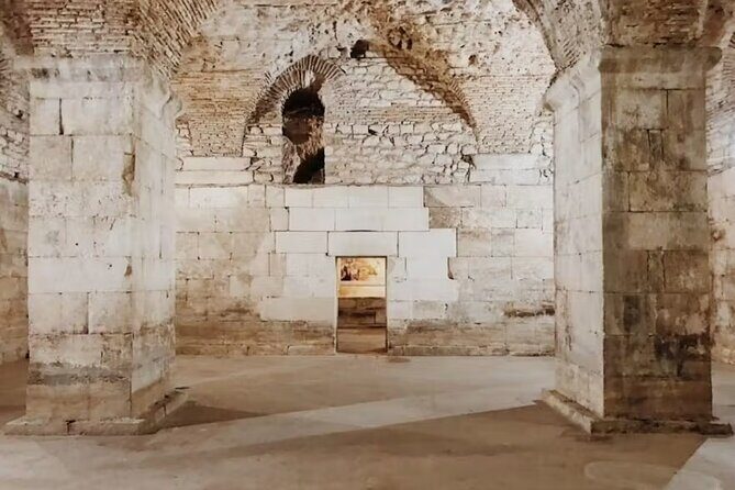 Evening Group Walking Tour - Split Old City Diocletian's Palace - A Detailed Look at the Tour Experience