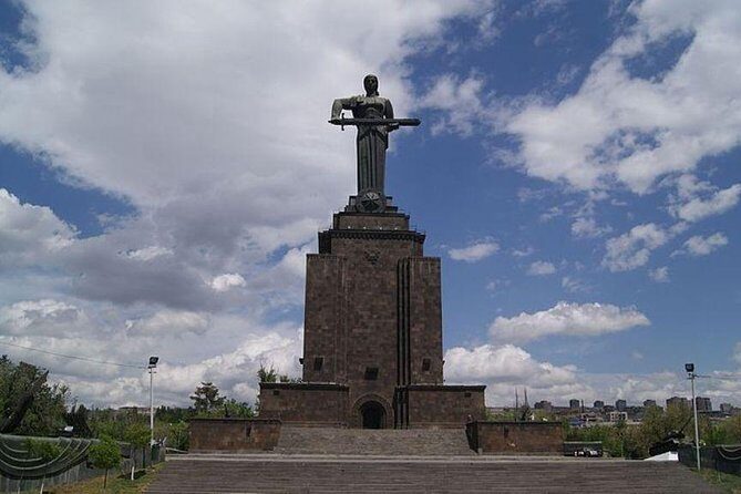 Evening walking tour in Yerevan - Key Points