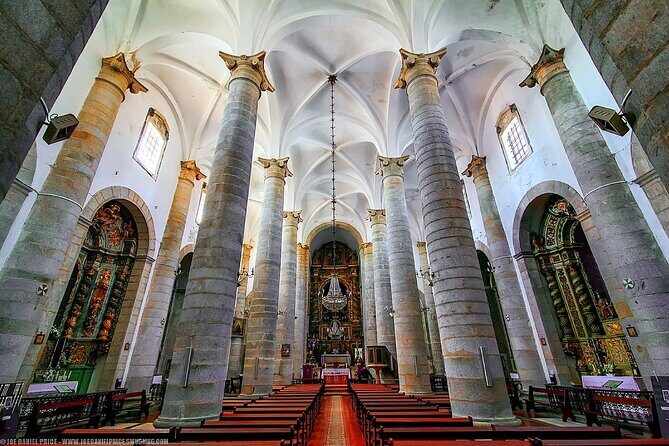 Évora Private Tour - Cork Factory Visit Included - Religious and Macabre Highlights