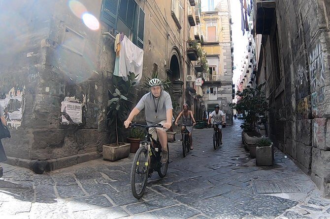 Exciting e-bike(pedal assisted)ride in the heart of Naples - Key Points