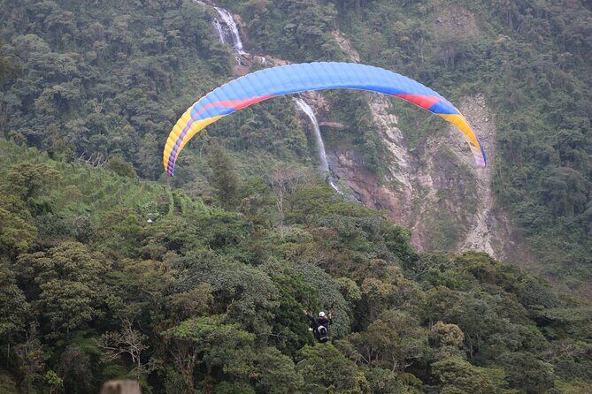 Exciting PARAGLIDING flight from MEDELLÍN over waterfalls - Key Points