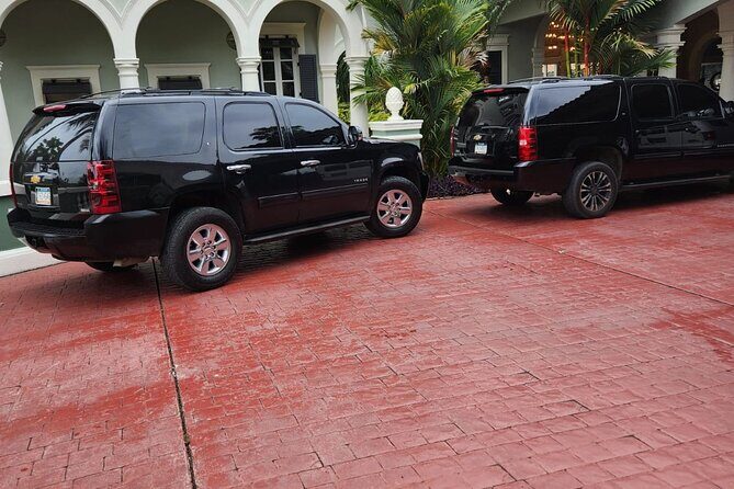 Exclusive Airport Transfers (up to 4 persons) One-Way - In-Depth Breakdown of the Service