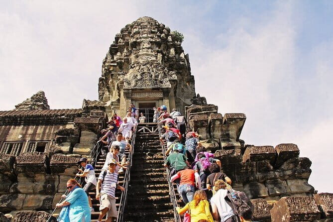 Exclusive Angkor temples and Small group temples tours - A Deep Dive into the Angkor Experience