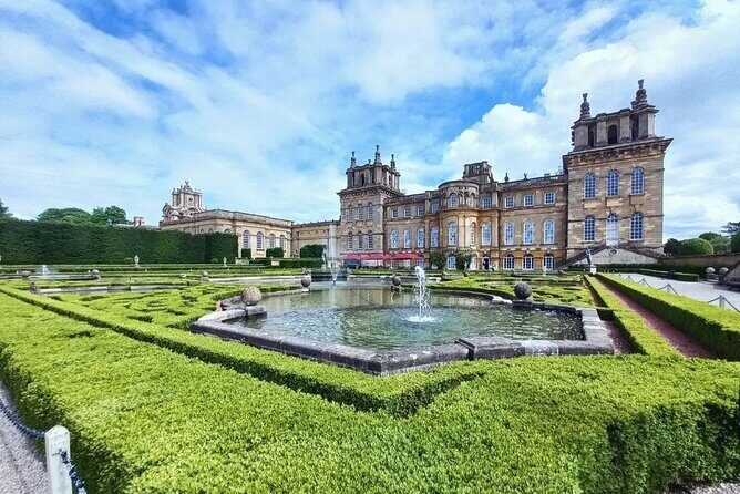 Exclusive Blenheim Palace &Cotswolds Private Day Tour from London - Woodstock: Charm, Food, and a Relaxed Atmosphere