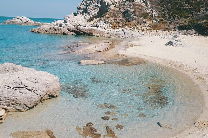 Exclusive boat tour for up to 9 people, beautiful Tropea - FAQ