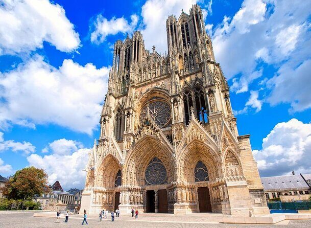 Exclusive Champagne Cellars & Dom Perignon Vineyards tour - Key Points