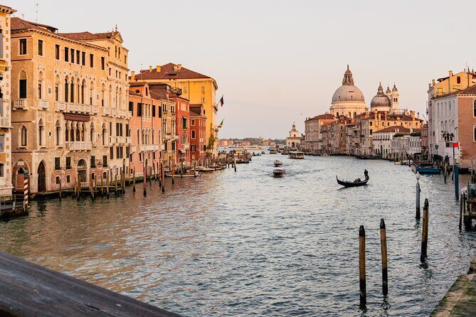 Exclusive Cinematic Photoshoot: Capture Venice Hidden Gems - FAQ