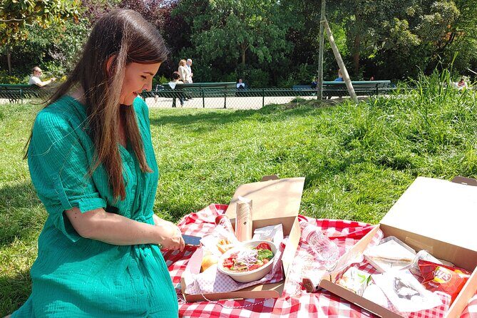 Exclusive Gourmet Picnic Experience at the Eiffel Tower - In-Depth Look at the Gourmet Picnic Experience