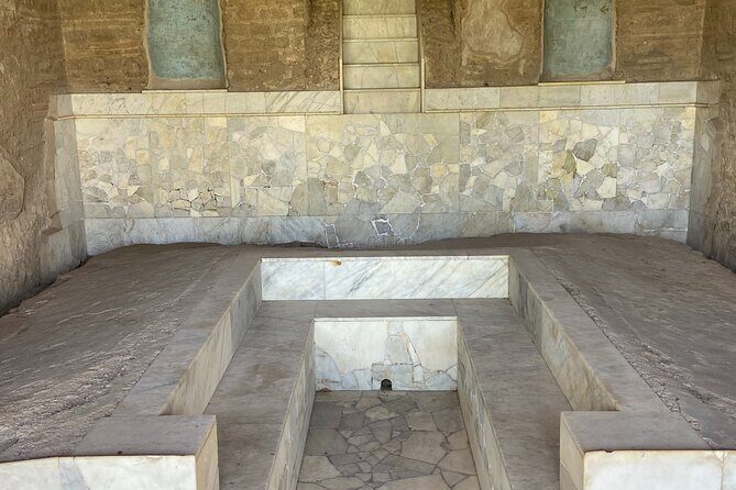 Exclusive Half-Day Tour in Pompeii with skip the line tickets - Key Points